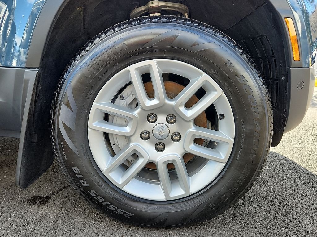 2025 Land Rover Defender S - Photo 8