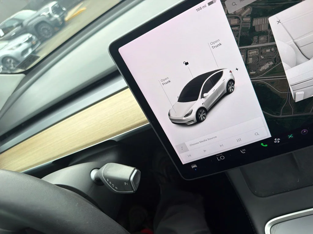 Used 2021 White Tesla Long Range image 13