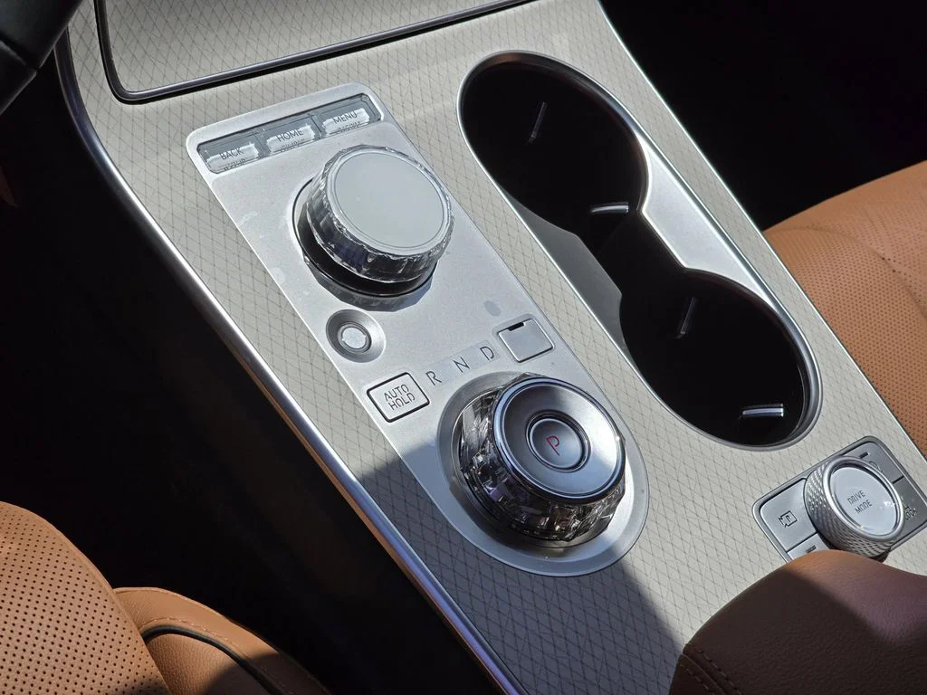 New 2026 White Genesis 2.5T Prestige image 19