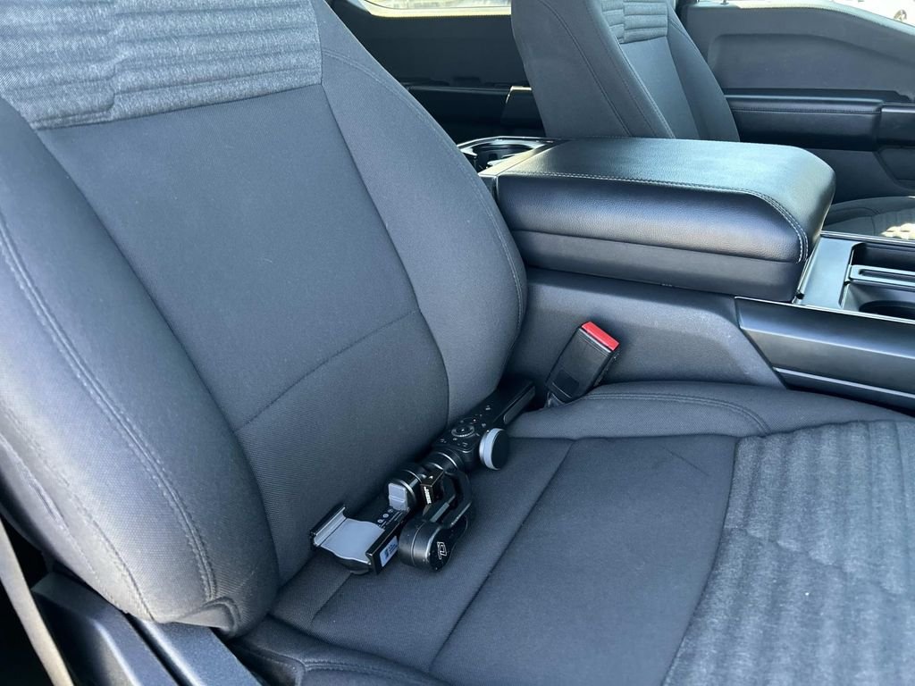 Used 2021 Black Metallic Ford XL image 23