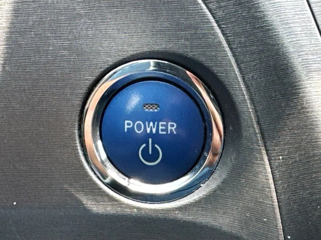 Used 2014 Red Toyota Five image 19