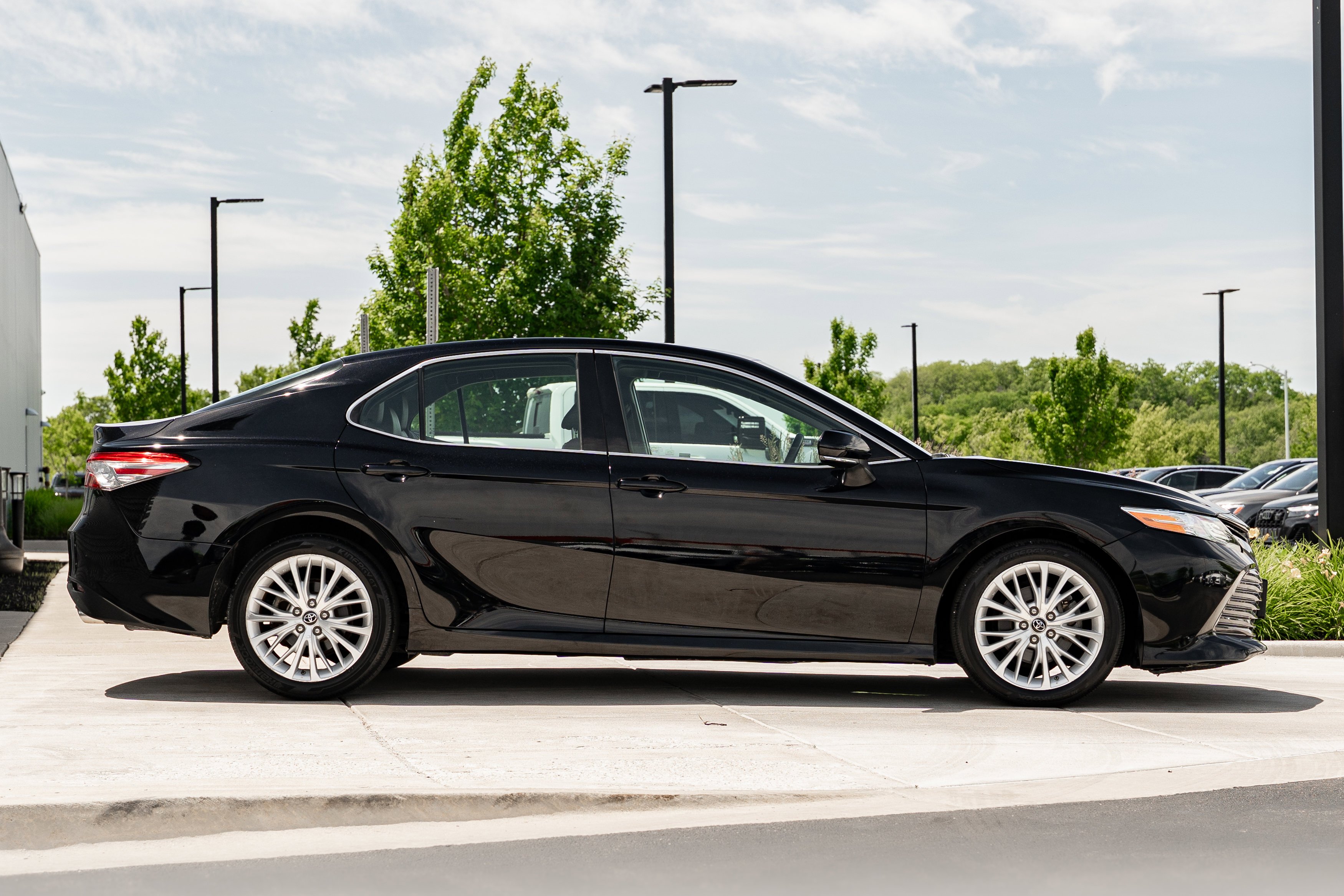Used 2018 Midnight Black Metallic Toyota XLE image 3
