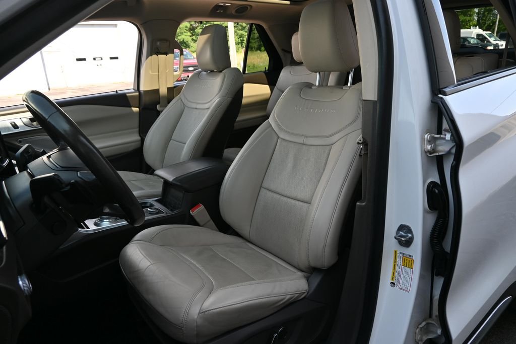 Used 2020 White Metallic Ford Platinum image 24