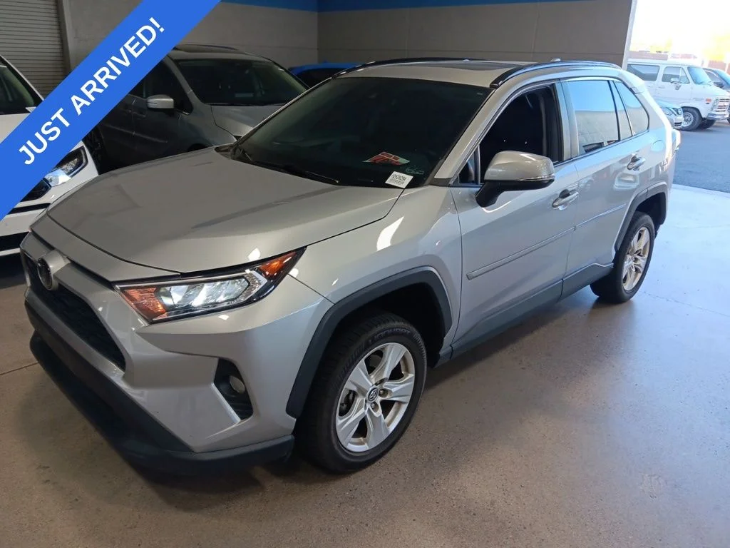 2020 Toyota RAV4 XLE FWD's photo