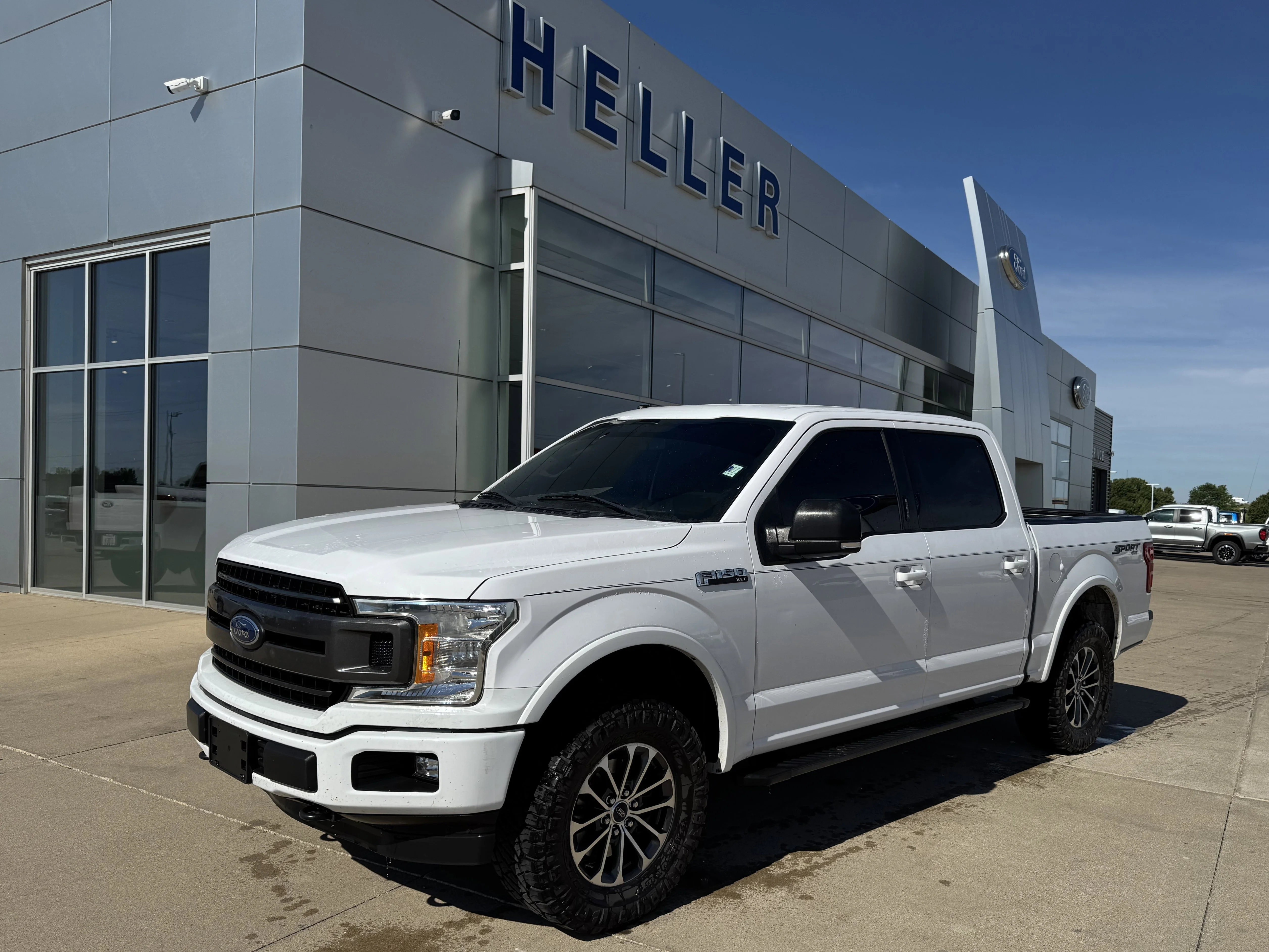 Used 2018 Oxford White Ford XLT image 3
