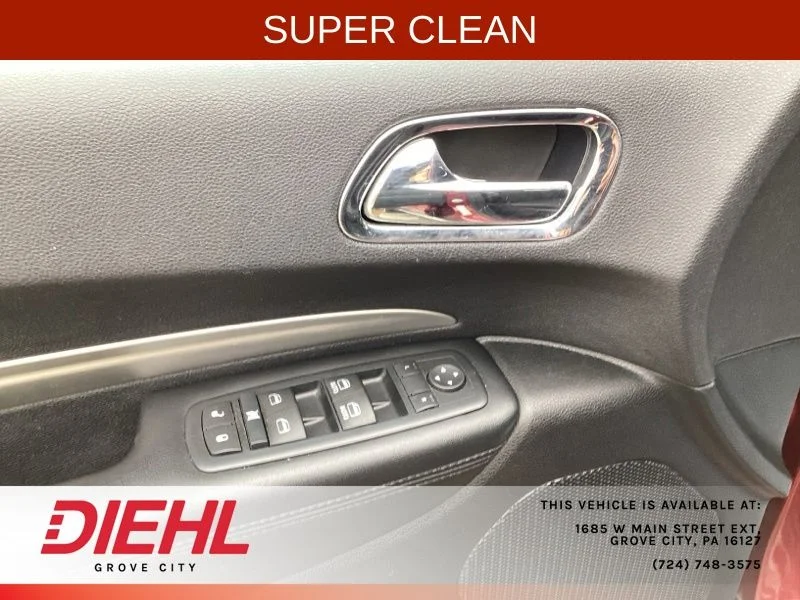 Used 2015 Red Dodge SXT image 11