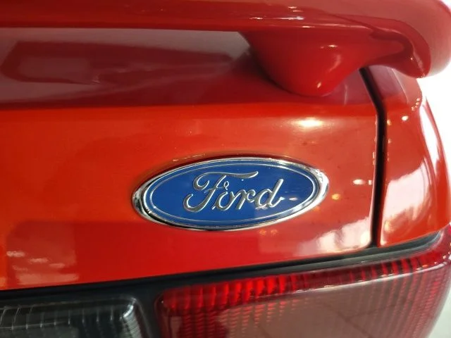 Used 1992 Red Ford LX image 21