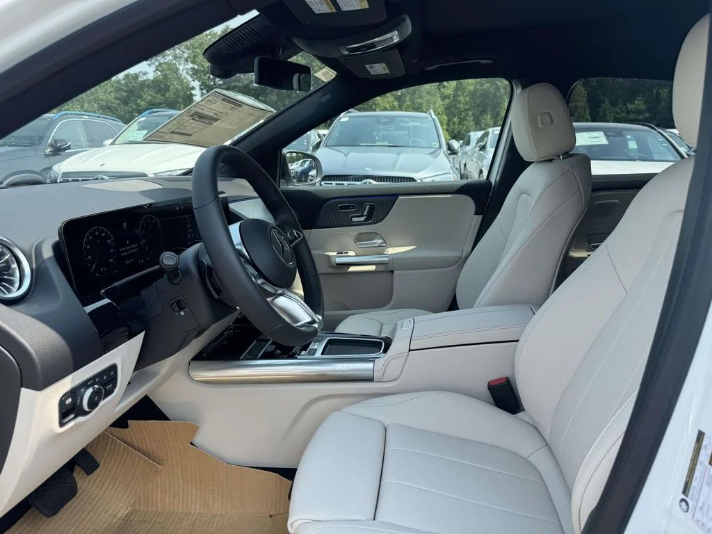 New 2026 White Mercedes-Benz GLA 250 image 4