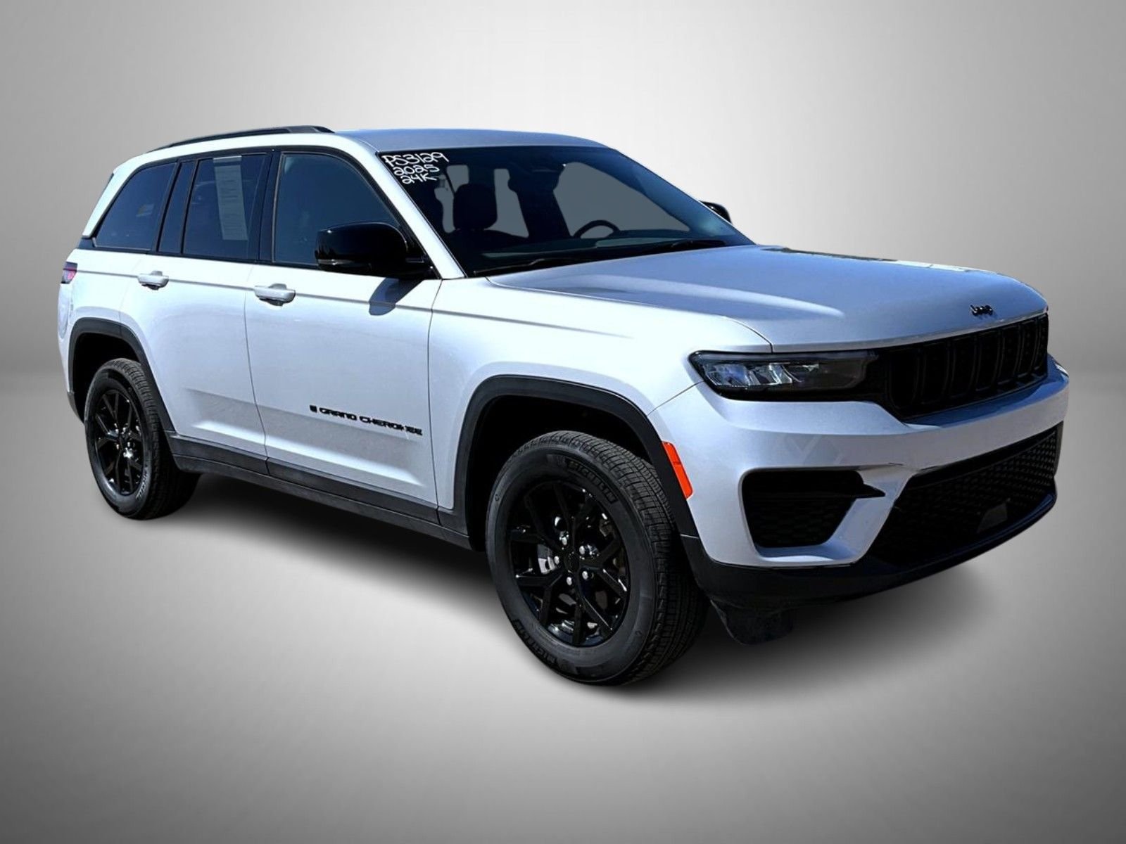 Certified Used 2025 Silver Jeep Altitude image 3