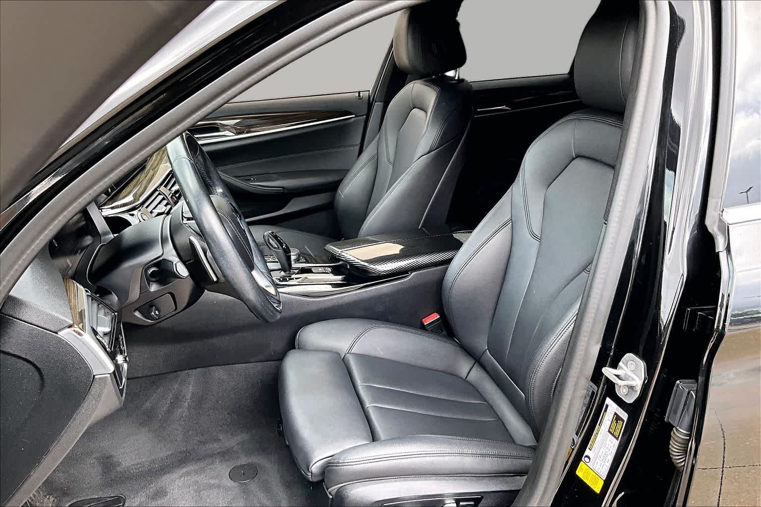 Used 2020 Black Sapphire Metallic BMW 530i image 8