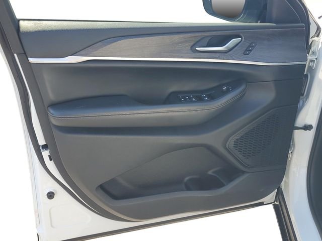 Used 2023 White Jeep Limited image 12