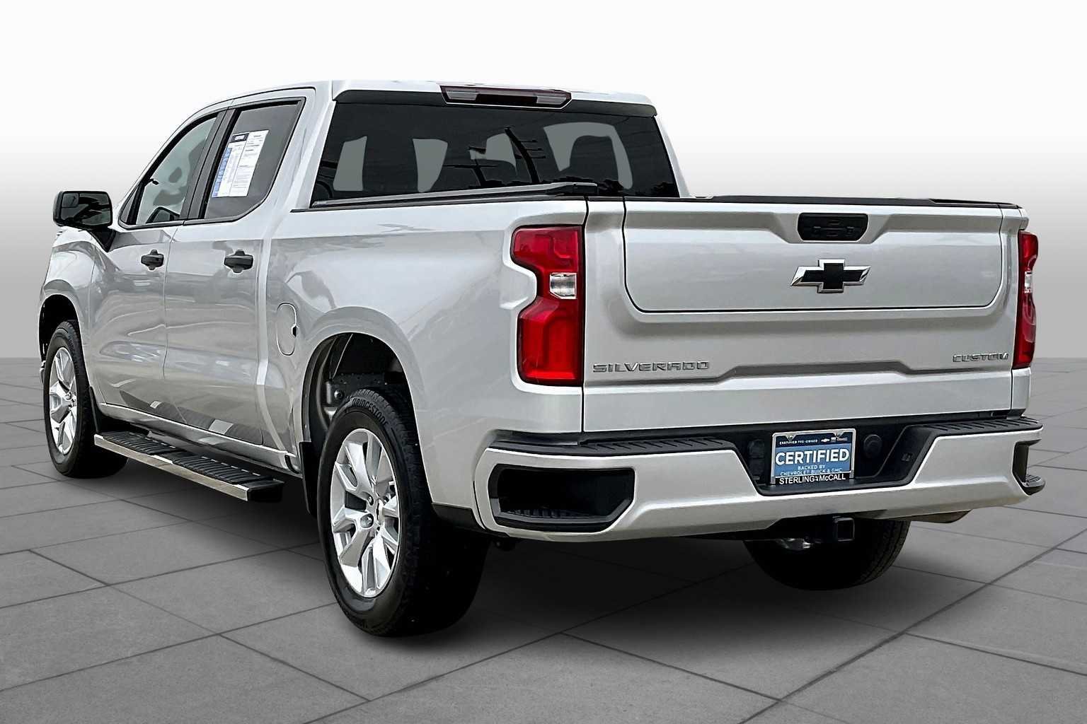 Used 2022 Silver Ice Metallic Chevrolet Custom image 12