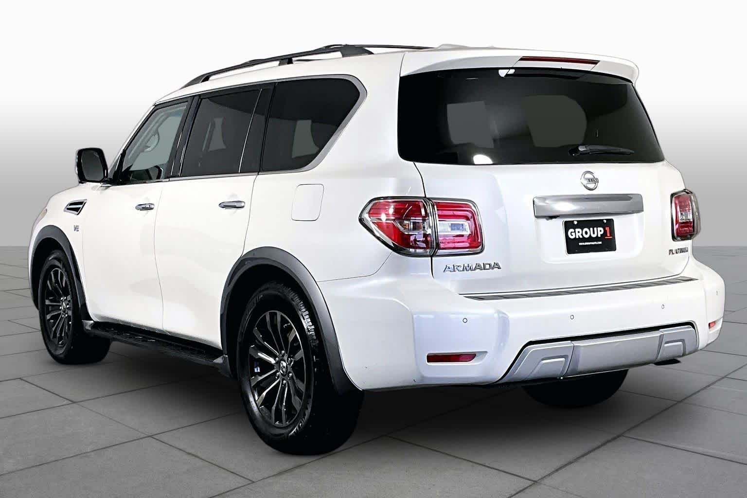 Used 2017 Pearl White Nissan Platinum image 12
