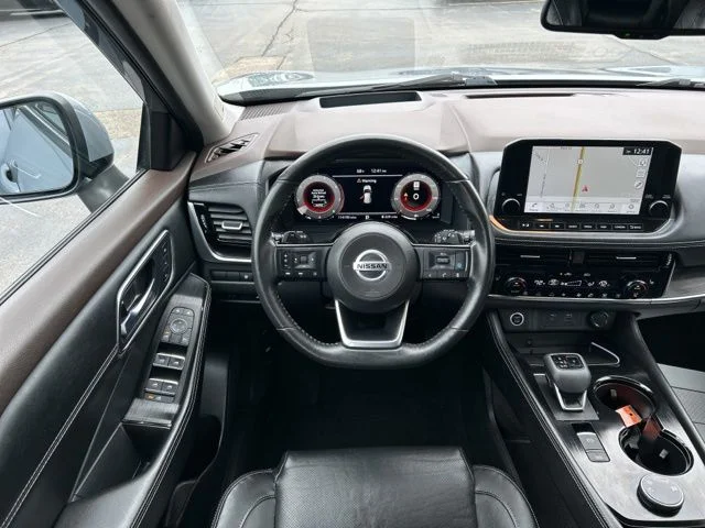 Used 2021 Gray Nissan Platinum image 26