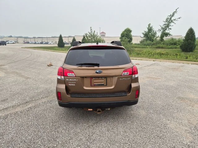 Used 2013 Tan Subaru 2.5i image 7