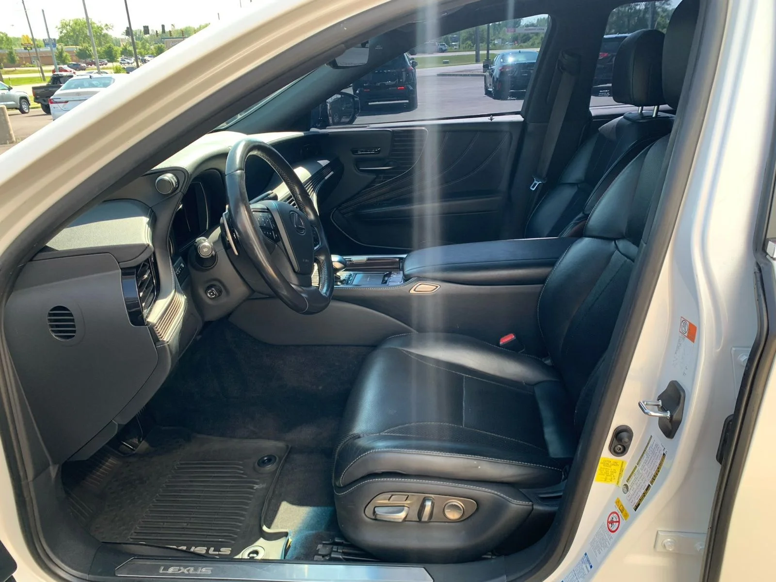 2019 Lexus LS Base - Photo 10