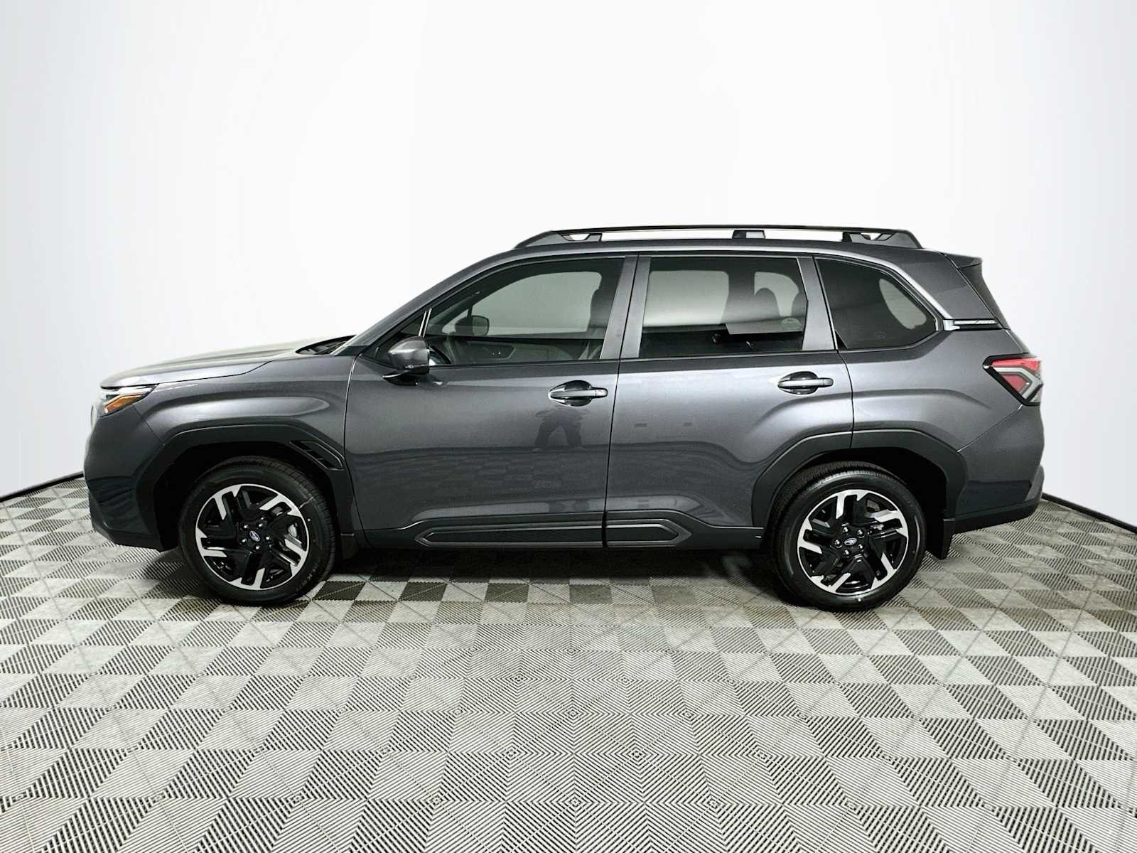 New 2026 MAGNETITE GRAY METALLIC Subaru Limited image 4