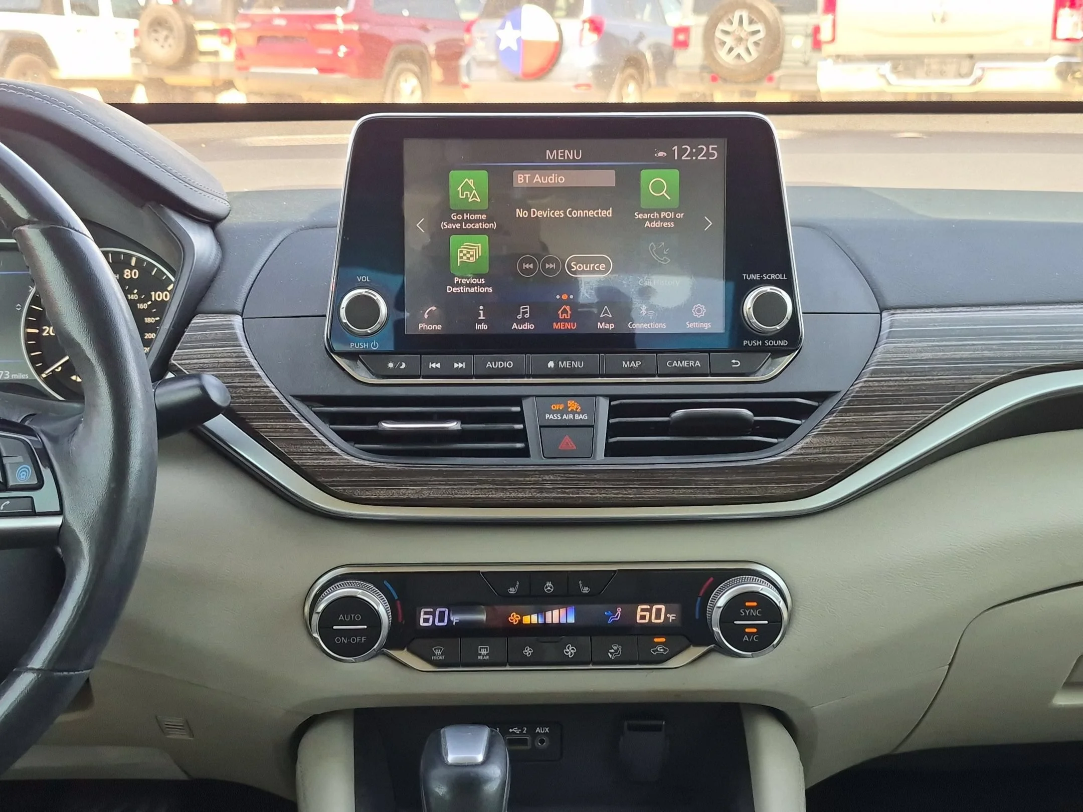 Used 2019 White Nissan 2.5 Platinum image 16