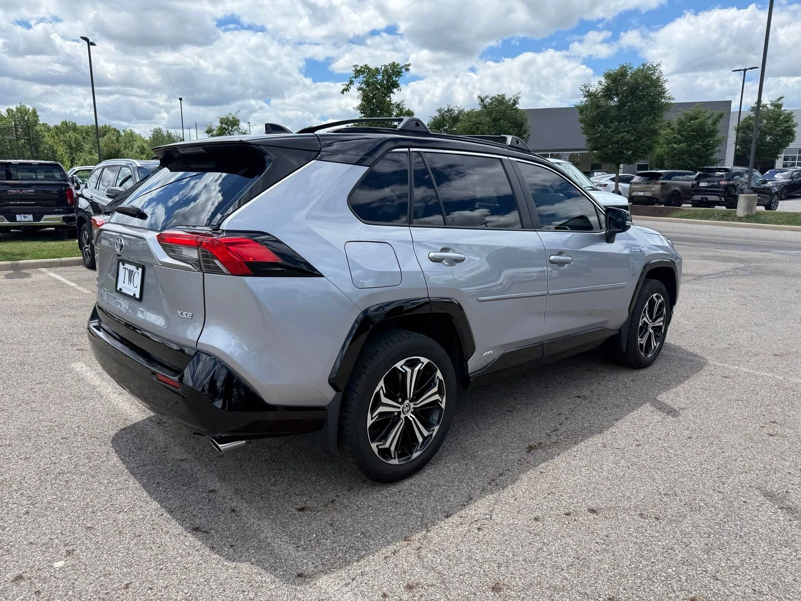 Used 2024 Silver Toyota  image 5