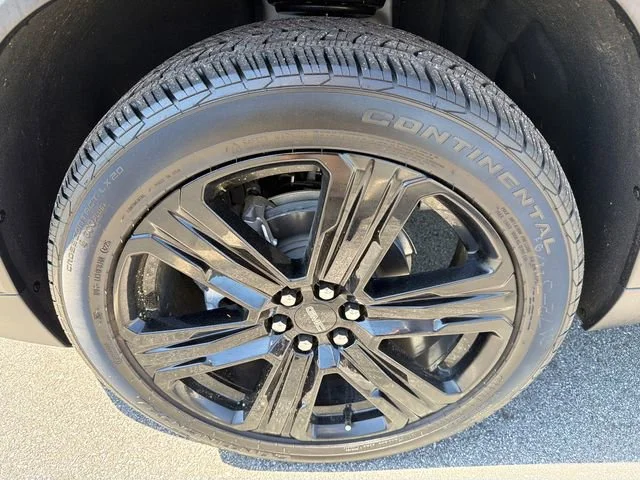Used 2026 Summit White GMC Elevation image 11