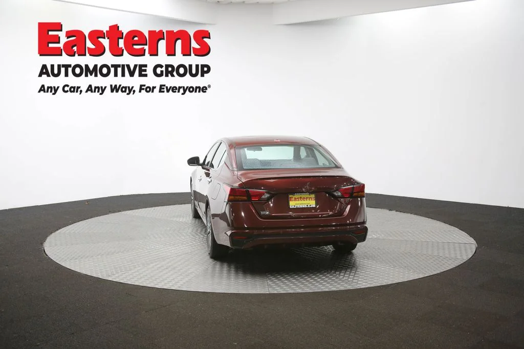 Used 2023 Red Nissan 2.5 SV image 35