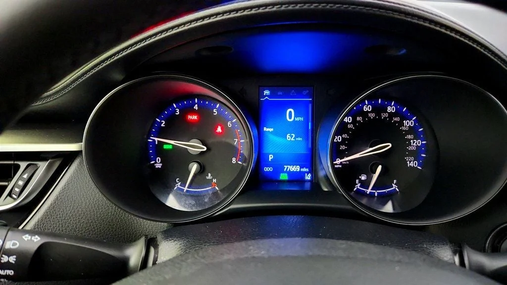 Used 2018 Black Sand Pearl Toyota XLE Premium FWD image 14