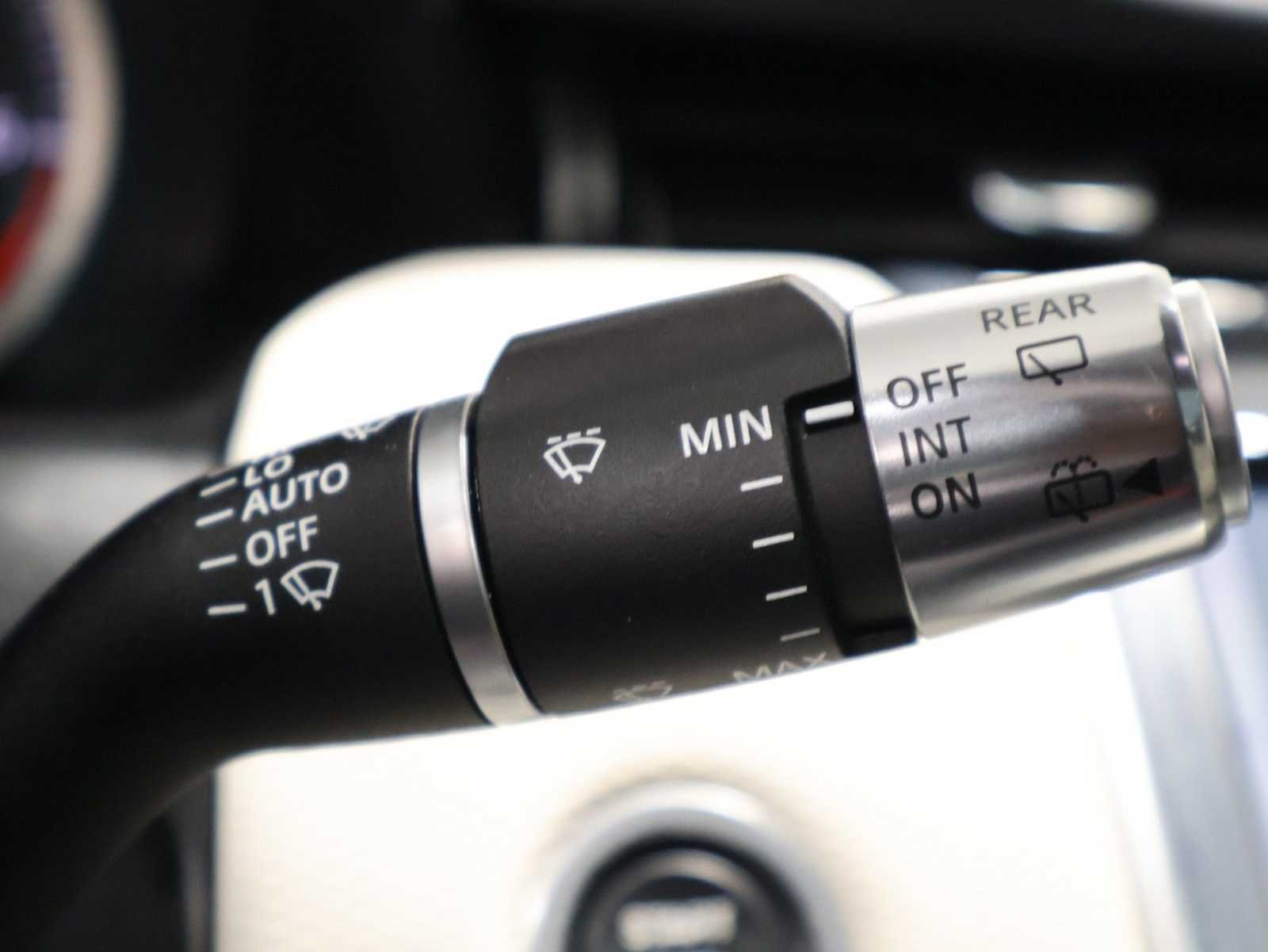 Used 2022  Land Rover S R-Dynamic image 28