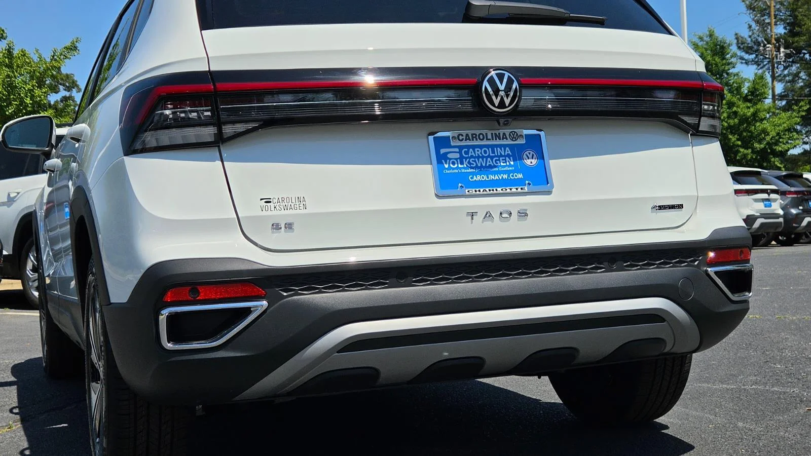 New 2026 Pure White Volkswagen SE image 11