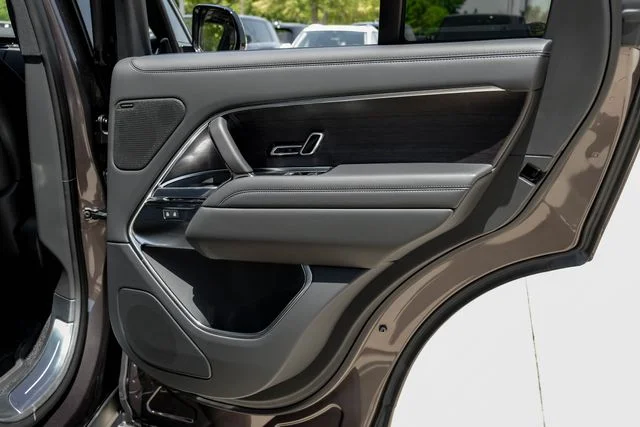 New 2026  Land Rover SE image 58