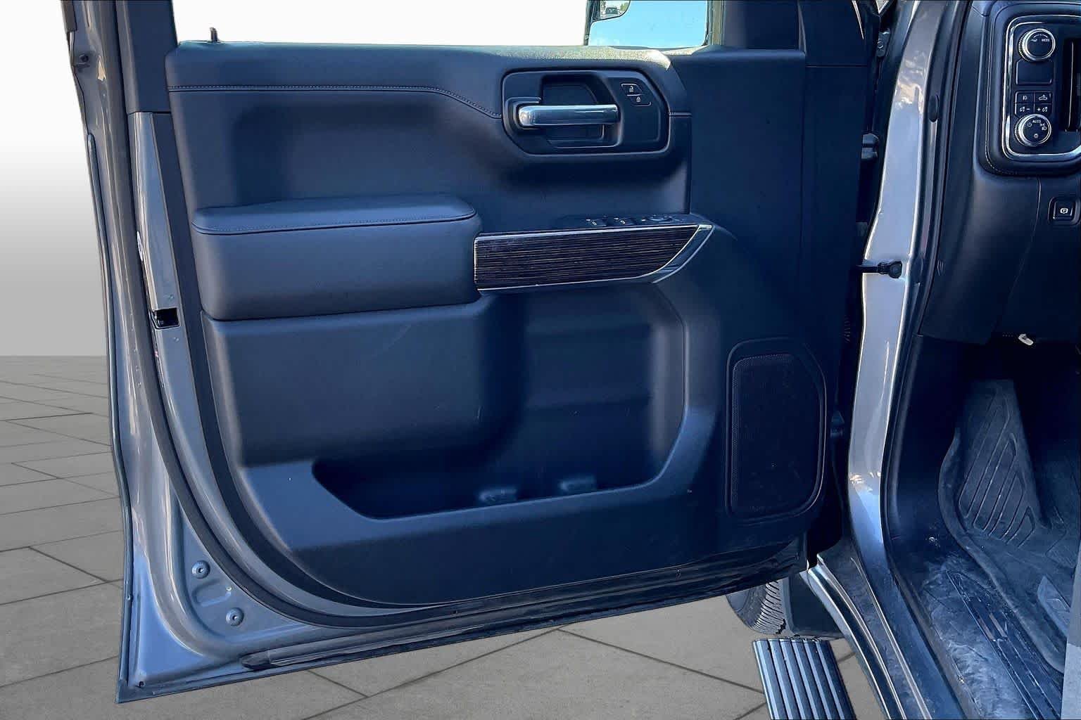 Used 2020 Satin Steel Metallic GMC Elevation image 20