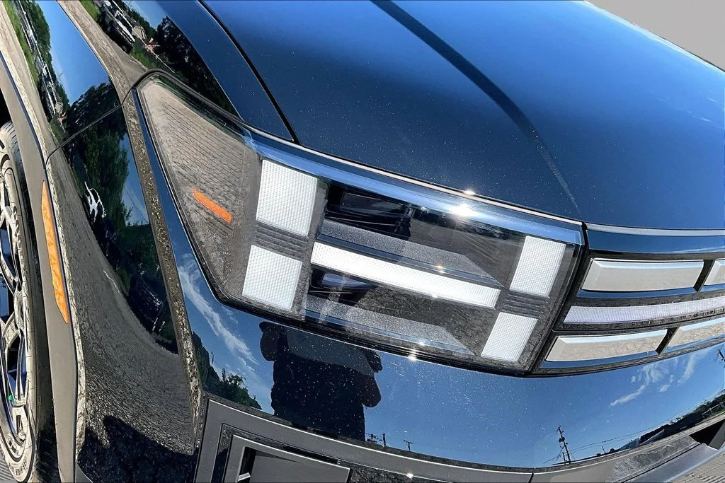 Used 2026 Phantom Black Hyundai SEL image 30