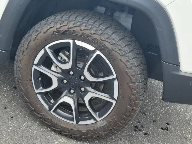 Used 2024 Red Hot Pearlcoat Jeep Trailhawk image 35