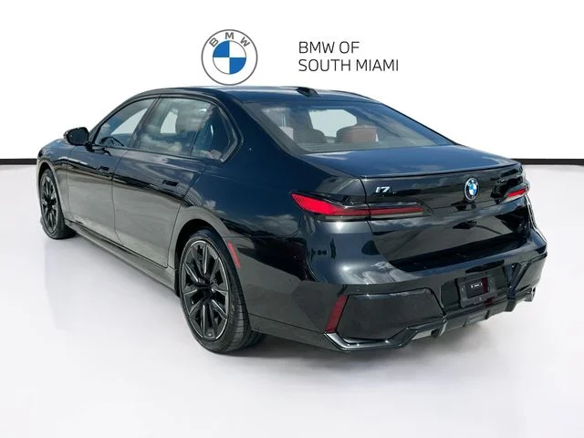 Used 2024 Black BMW xDrive60 image 5