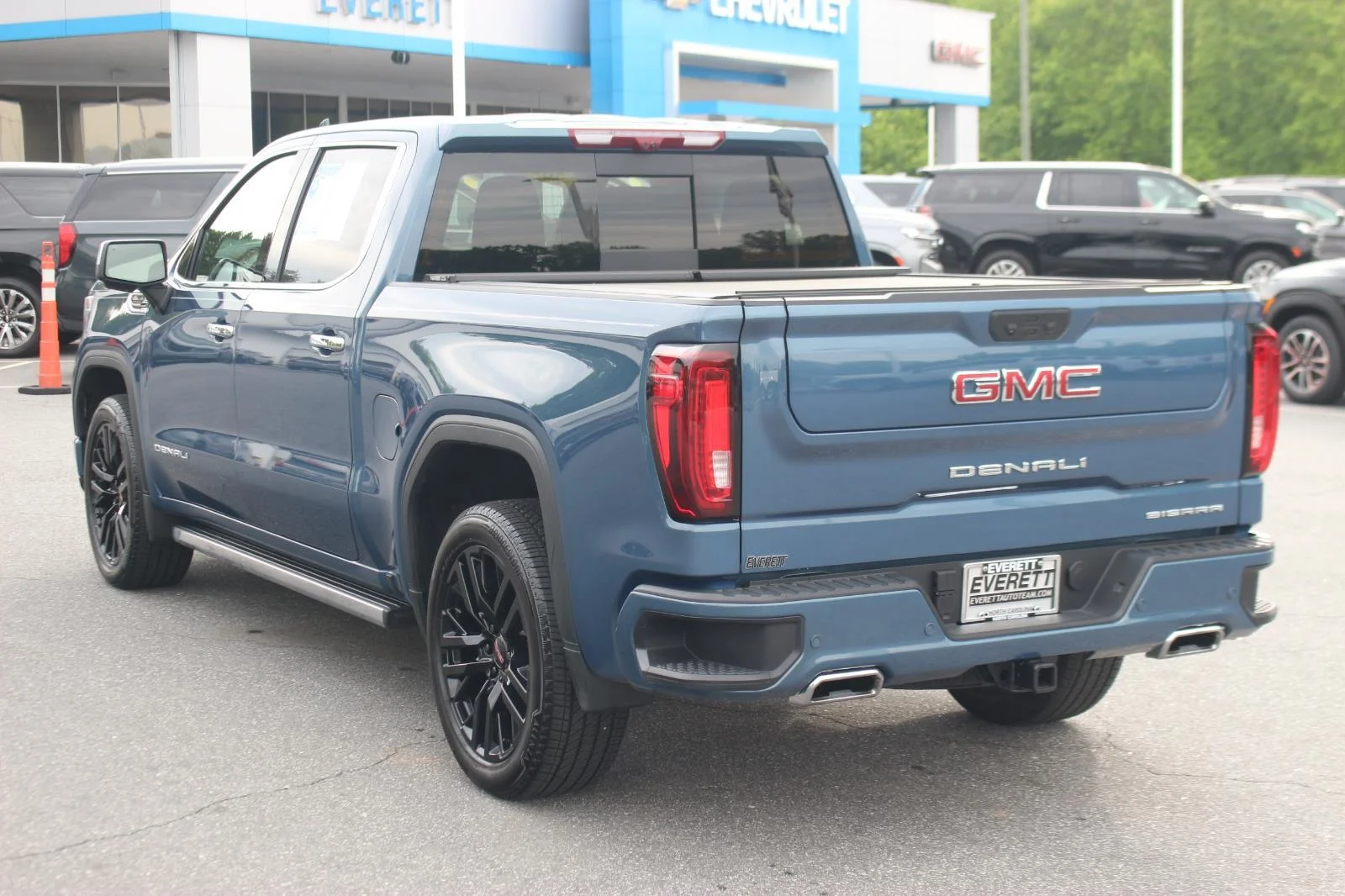 Used 2025 Downpour Metallic GMC Denali image 5