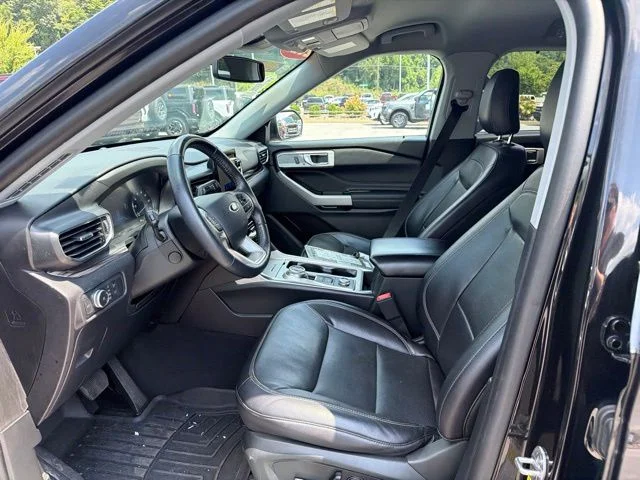 Used 2022 Black Ford Limited image 15