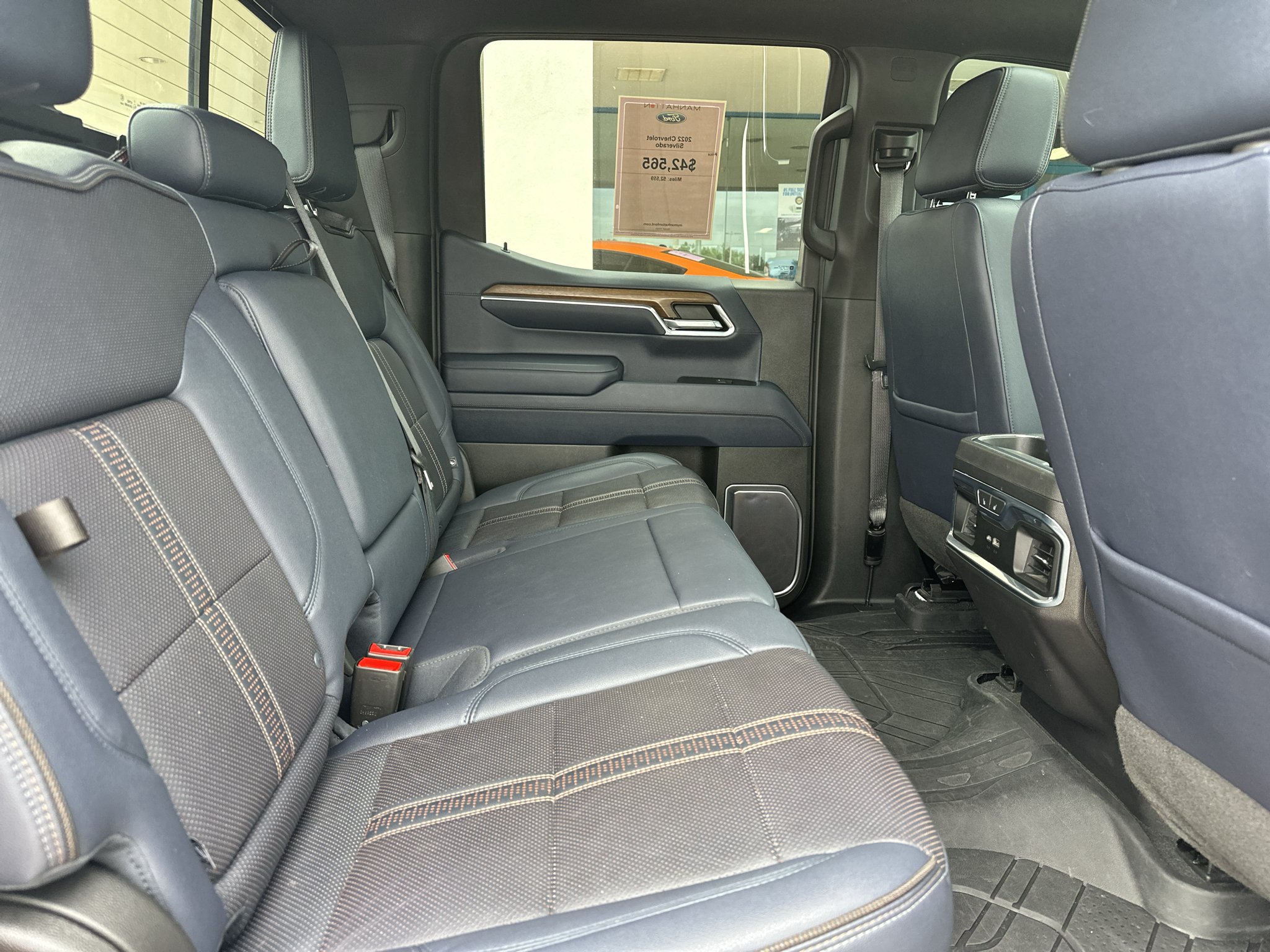 Used 2022 Iridescent Pearl Tricoat Chevrolet High Country image 5
