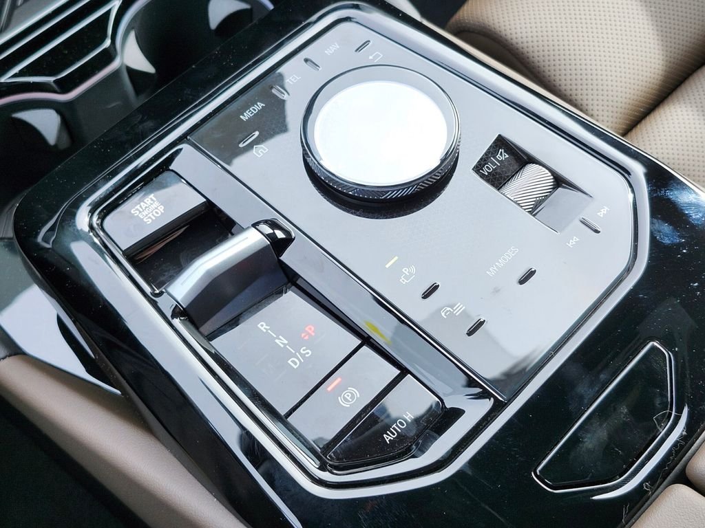 Used 2026 Gray BMW 530i xDrive image 25