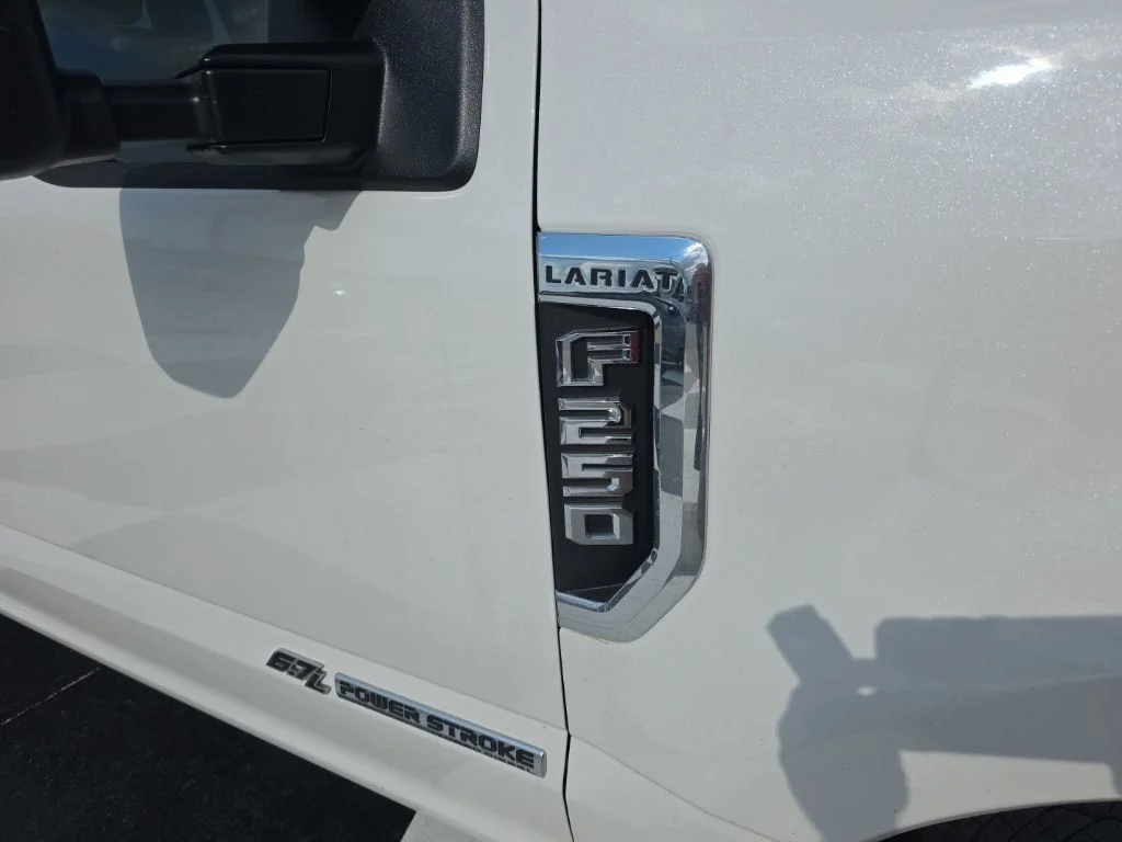 Used 2022 White Ford Lariat image 8