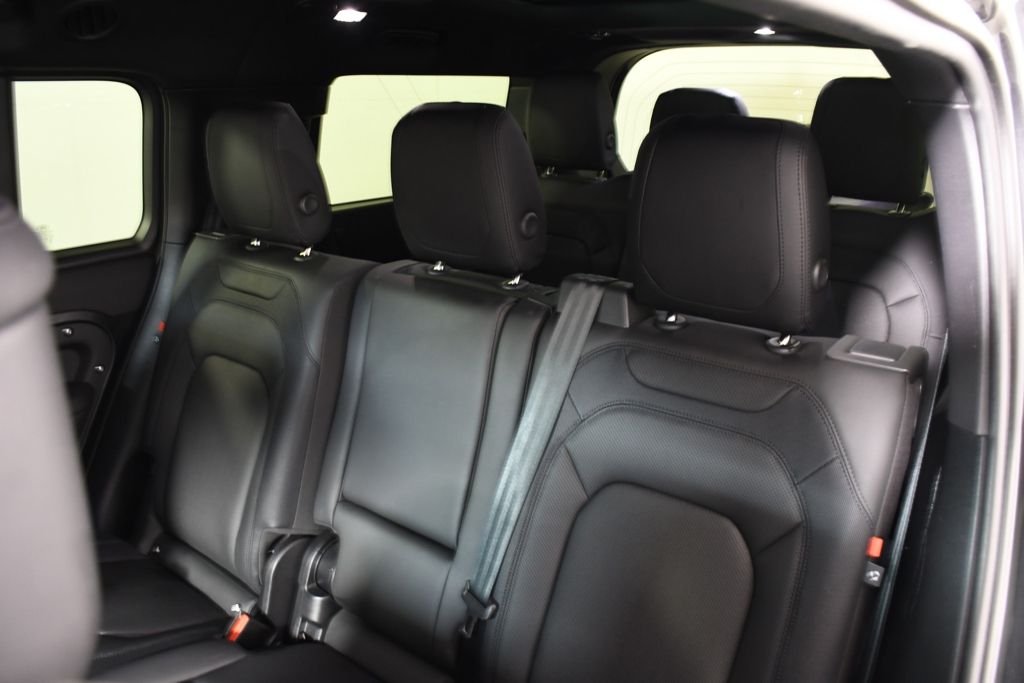 Used 2024 Eiger Gray Metallic Land Rover X-Dynamic SE image 27