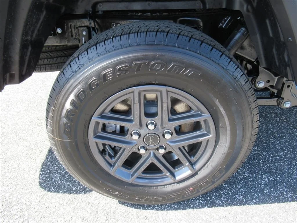 New 2026 Hydro Blue Pearl-Coat Exterior Paint Jeep Sport S image 8