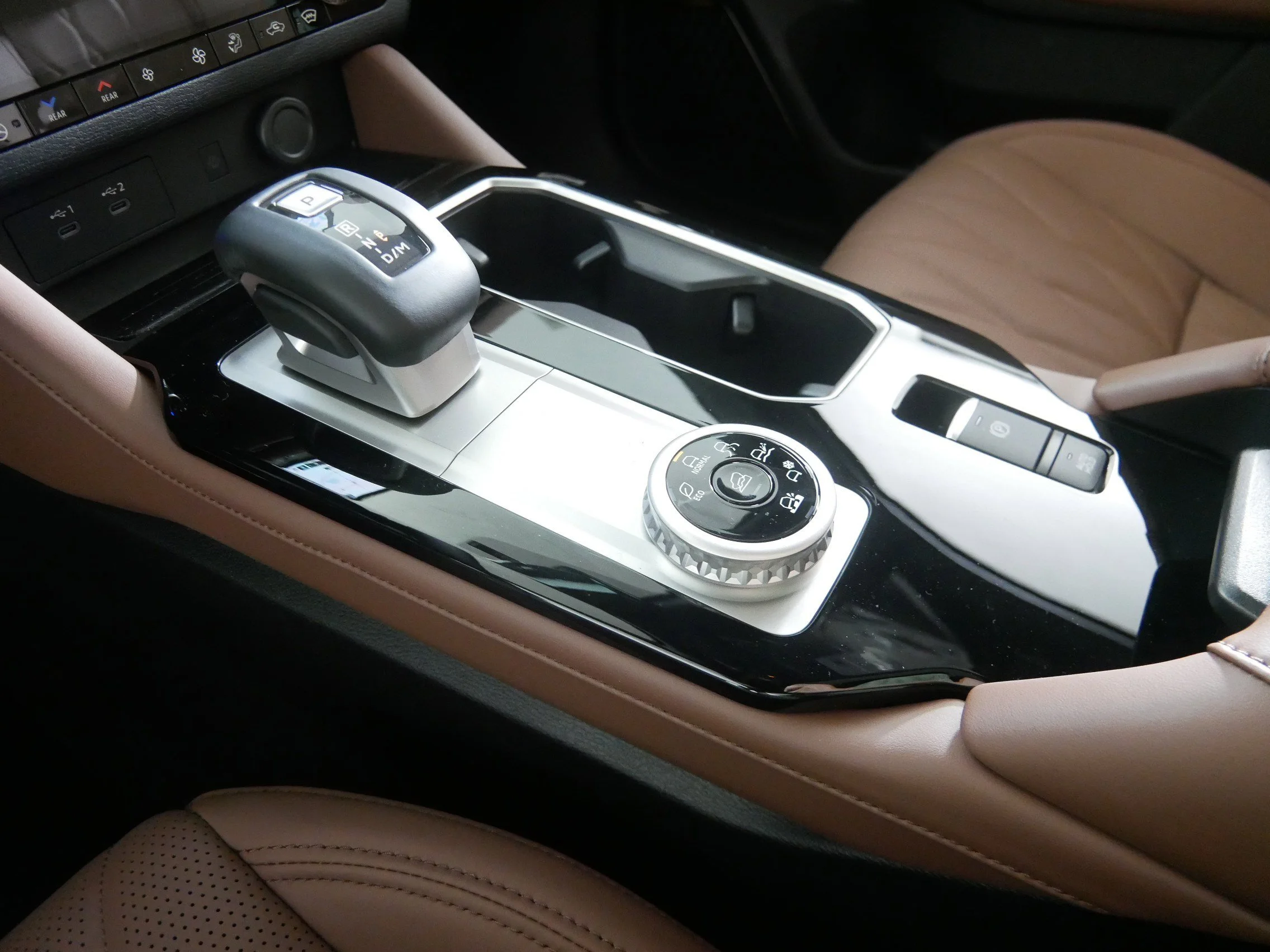 2025 Mitsubishi Outlander SEL - Photo 6