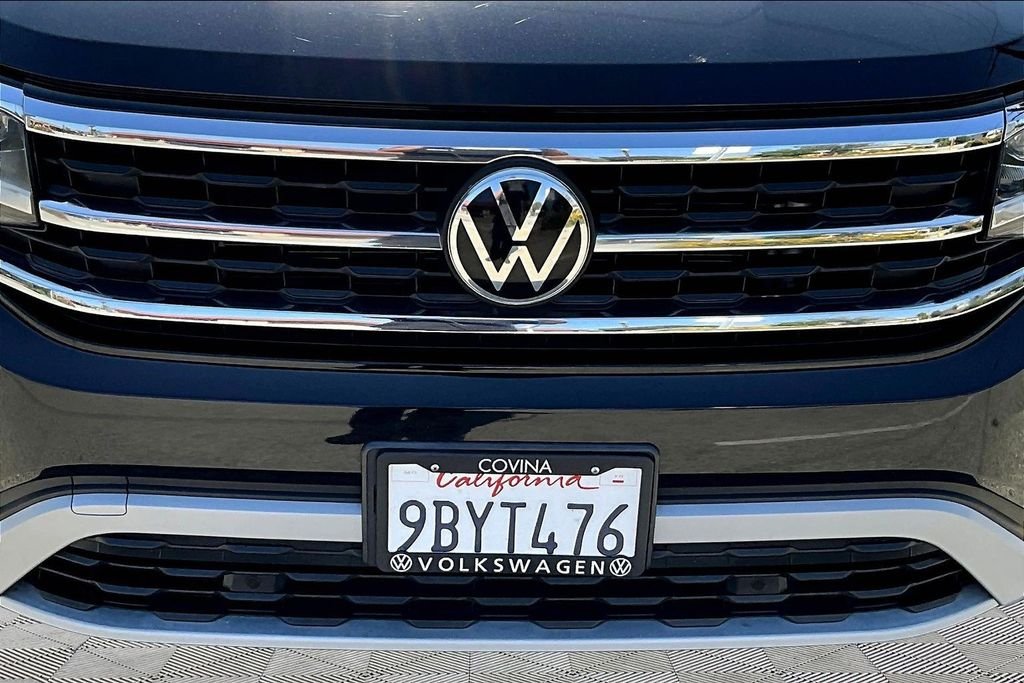 Used 2022 Gray Volkswagen 3.6L V6 SE w/Technology image 34