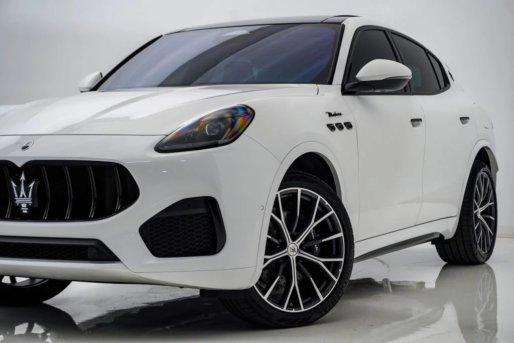 New 2026 Bianco Astro Metallic Maserati Modena image 2
