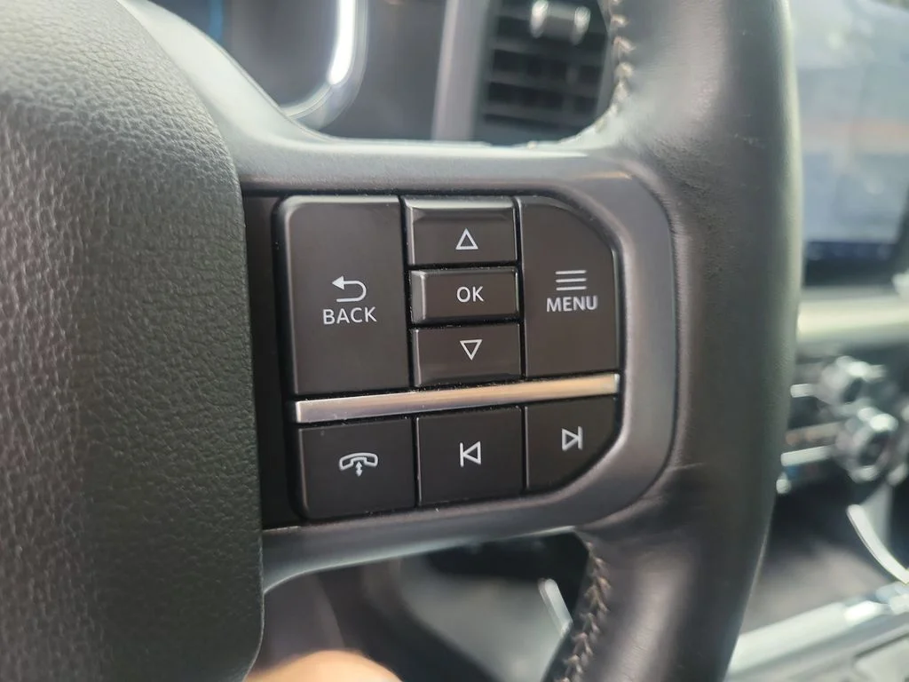 Used 2023 Silver Ford Lariat image 21