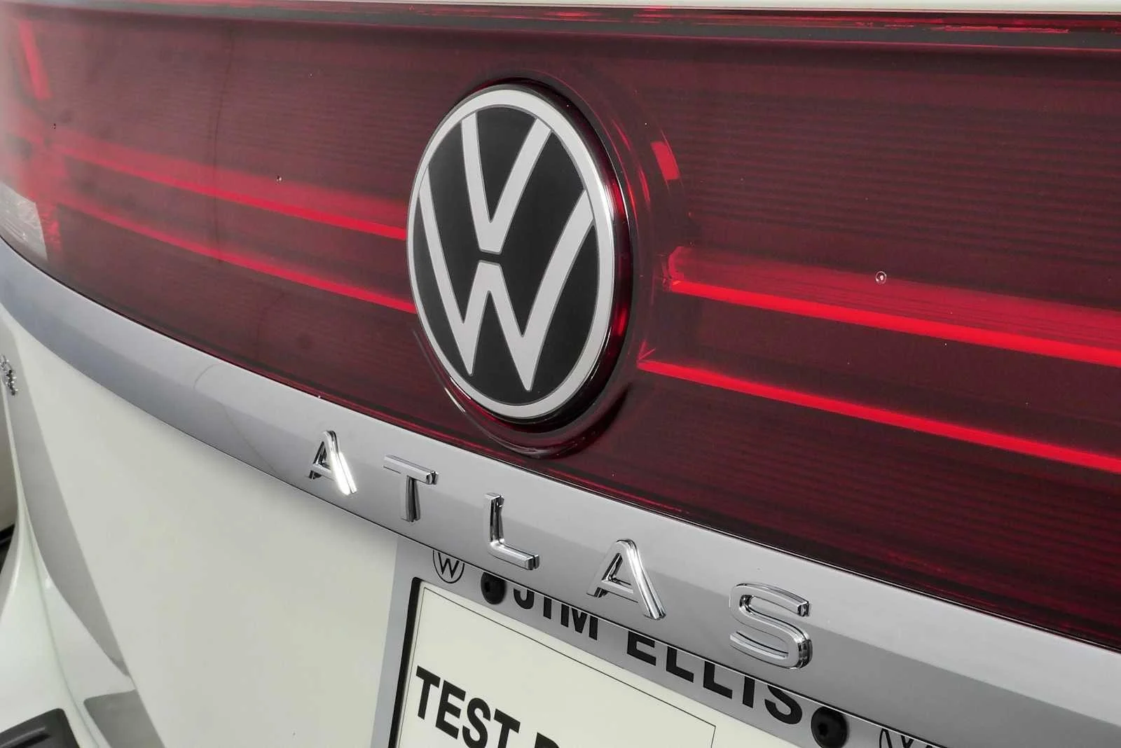 New 2026 Opal White Pearl Volkswagen 2.0T SE w/Technology image 39