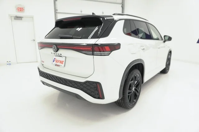 New 2027 Opal White Pearl Volkswagen SE R-Line Black image 5