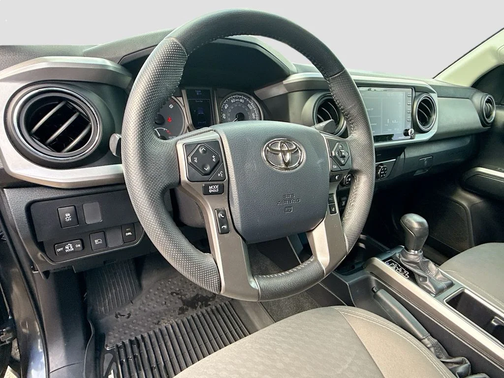 Used 2020 Gray Toyota SR5 image 12