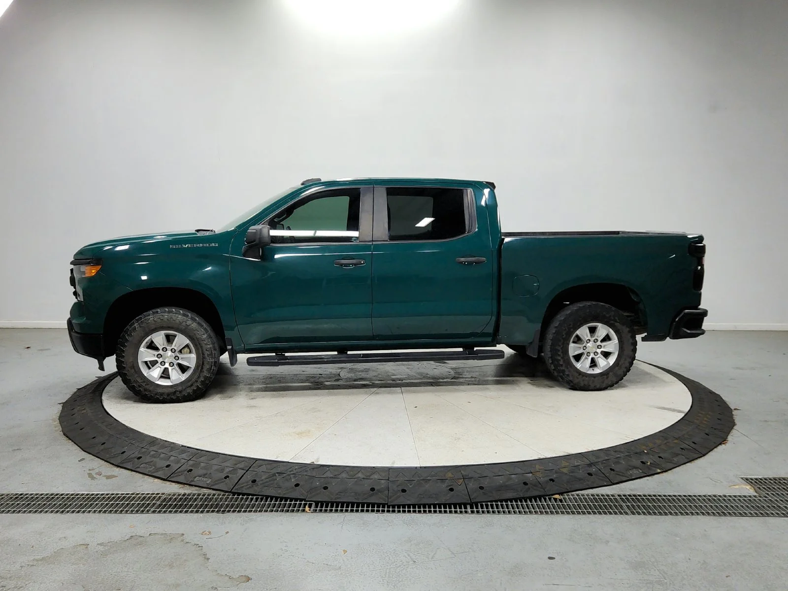 Used 2023 Green Chevrolet WT image 5