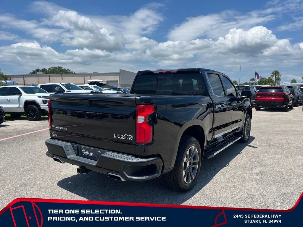 Used 2022 Black Chevrolet High Country image 5
