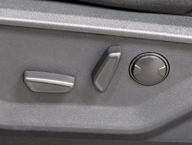 New 2026 Agate Black Metallic Ford XLT image 51